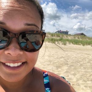 Meet your Posher, Alexandria